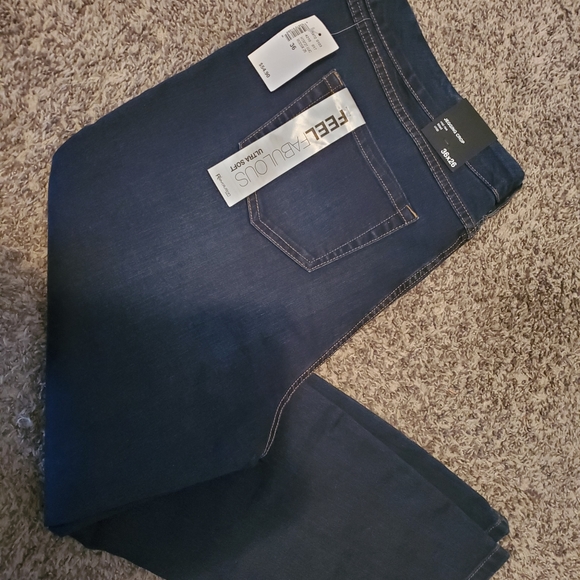 Womans Revolutions Jean's - Picture 2 of 2